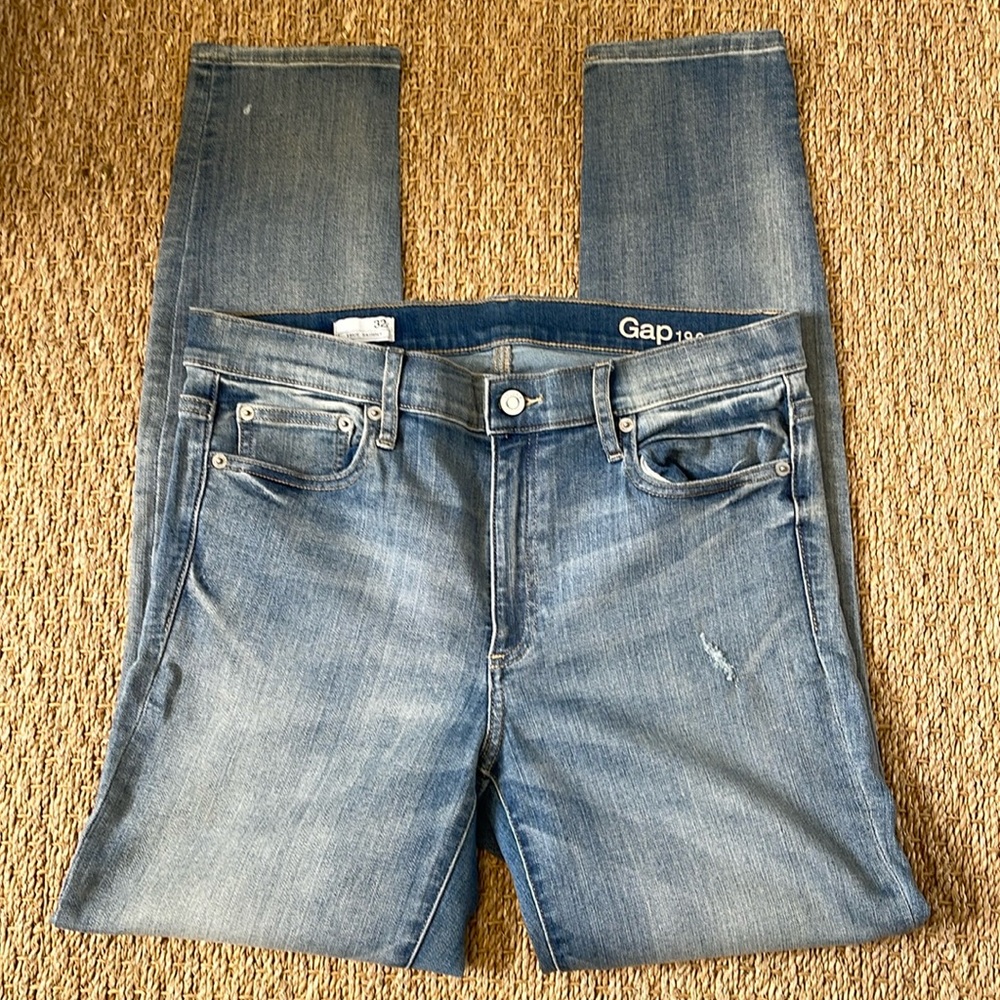 GAP TRUE SKINNY JEANS SIZE 32 LIGHT WASH